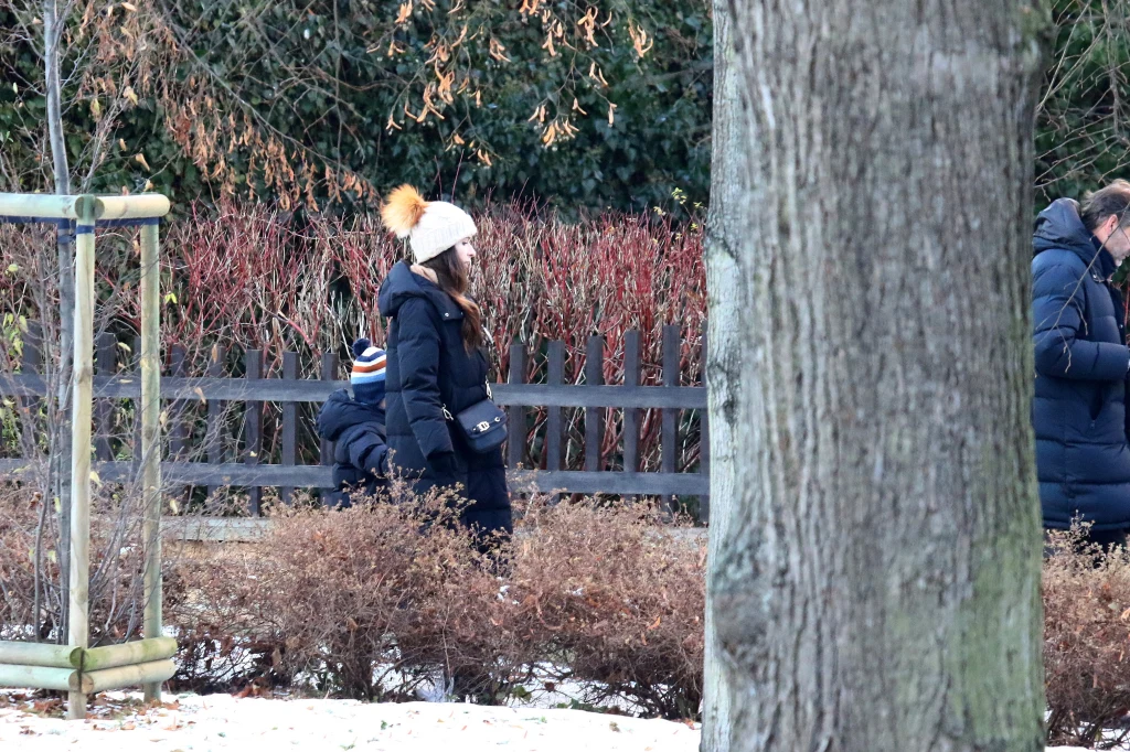 Marta Kaczyńska wybiera choinkę z synkiem i trzecim mężem, Piotrem Zielińskim 