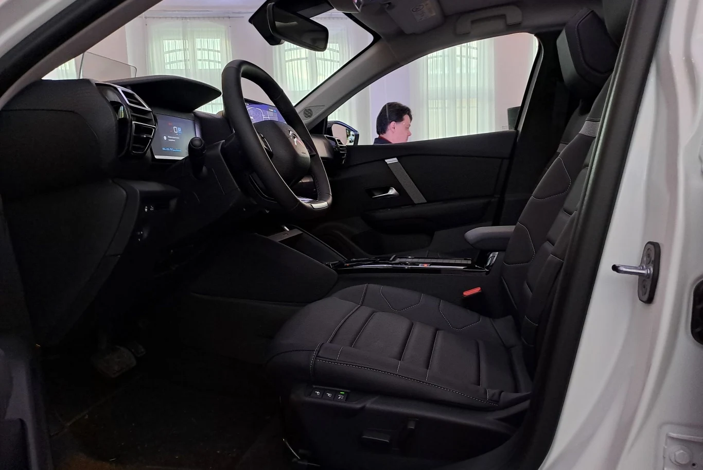 Citroen e-C4 X