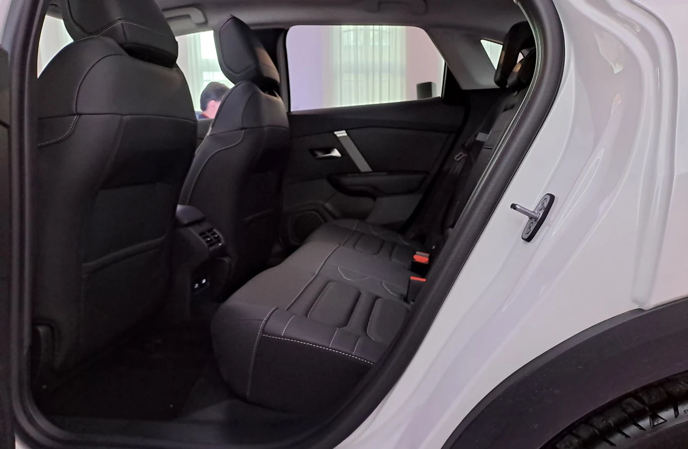 Citroen e-C4 X