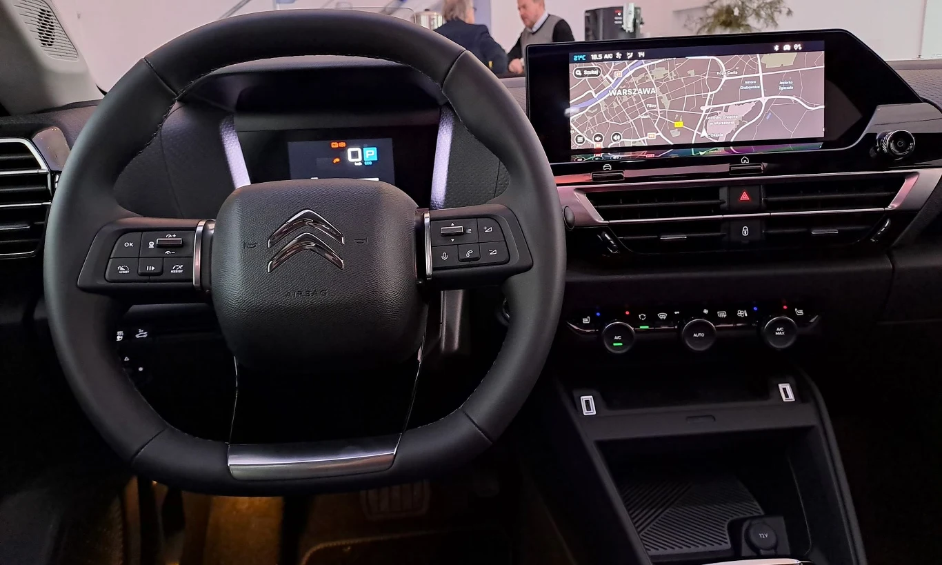 Citroen e-C4 X