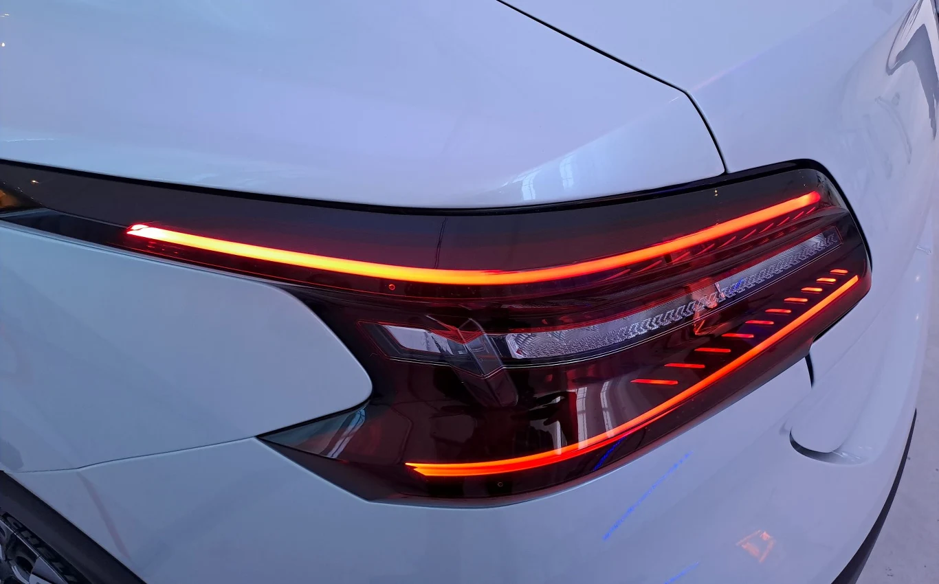 Citroen e-C4 X