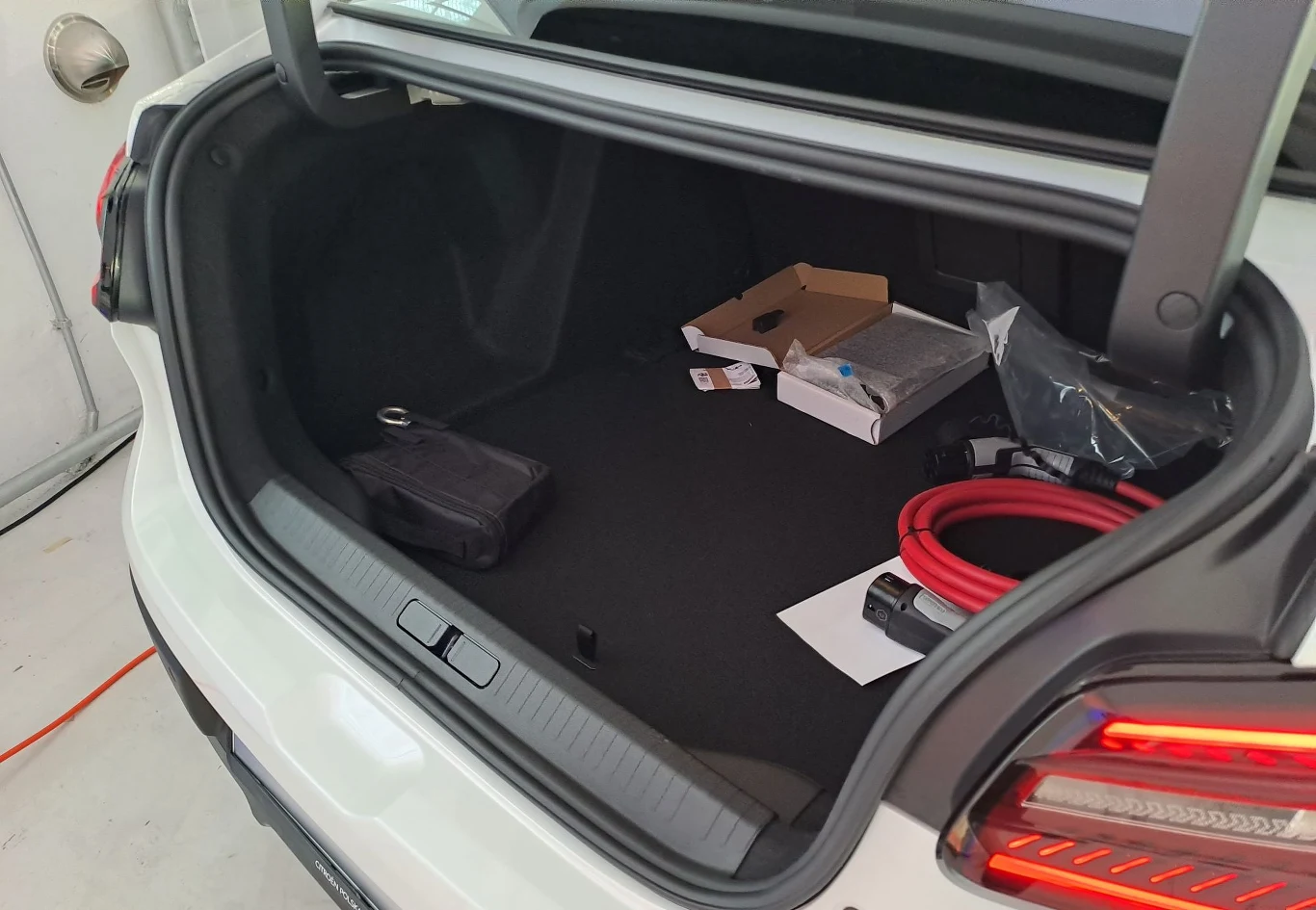 Citroen e-C4 X