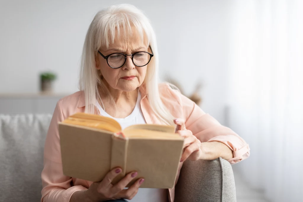 Regularne czytanie zmniejsza ryzyko powstawania chorób związanych z demencją