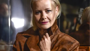 Małgorzata Kożuchowska ma najmodniejszy jesienny płaszcz. Wyszczupla talię i odmładza o 10 lat