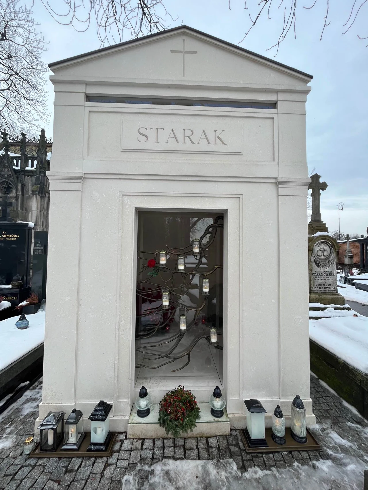 Tak dziś wygląda grobowiec Piotra Woźniaka-Staraka Tak dziś wygląda grobowiec Piotra Woźniaka-Staraka
