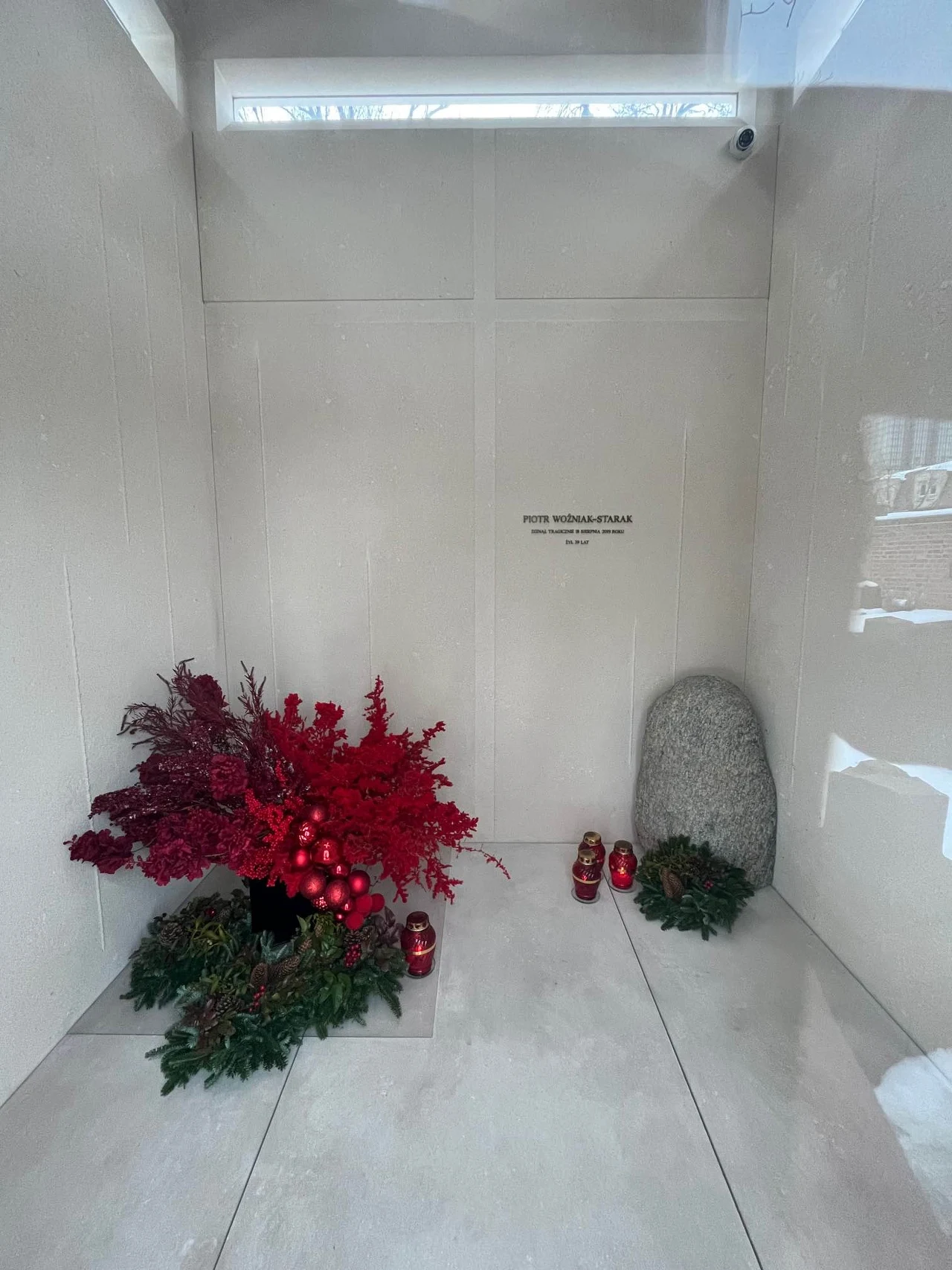 Tak dziś wygląda grobowiec Piotra Woźniaka-Staraka Tak dziś wygląda grobowiec Piotra Woźniaka-Staraka