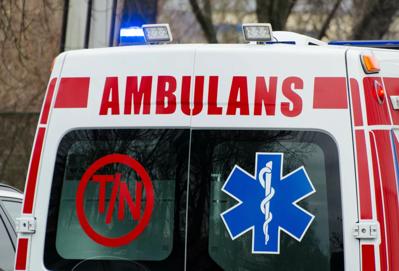 Zdjęcie ilustracyjne. Służby zostały wezwane do szkoły podstawowej. Zmarła 66-letnia nauczycielka Zdjęcie ilustracyjne. Służby zostały wezwane do szkoły podstawowej. Zmarła 66-letnia nauczycielka