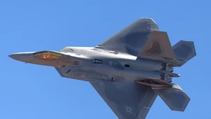 Śnieg powstrzymał najnowocześniejsze myśliwce świata F-22 Raptor