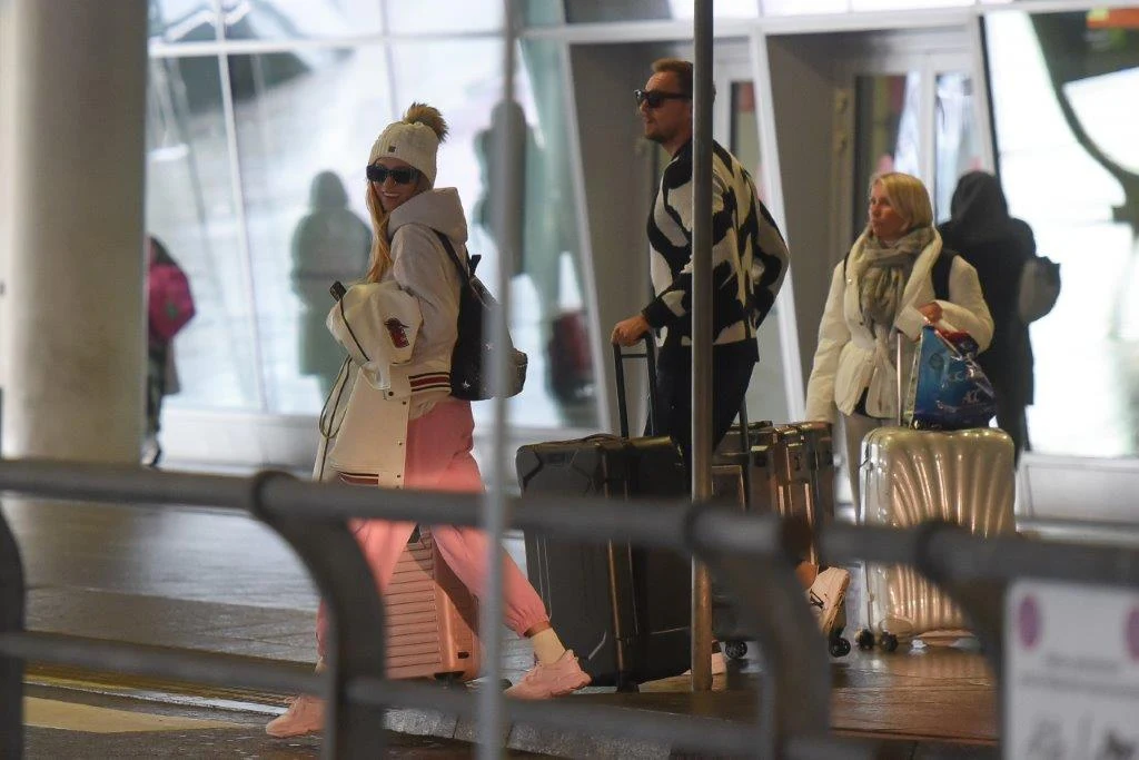 Marcelinie Zawadzkiej uśmiech nie schodził z twarzy. Cieszyła się z powrotu do domu? Marcelinie Zawadzkiej uśmiech nie schodził z twarzy. Cieszyła się z powrotu do domu?