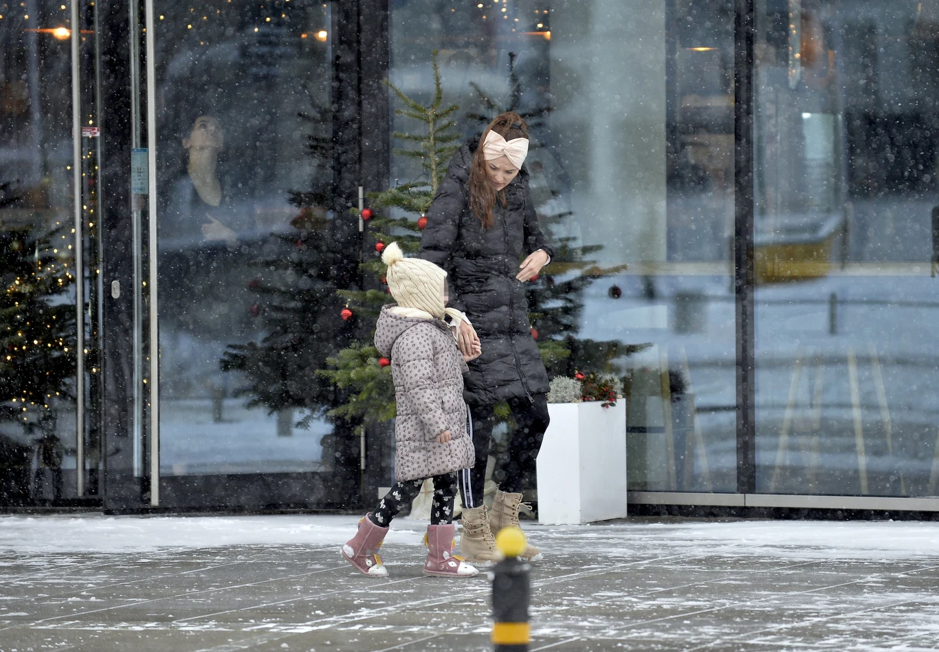 Ewelina Taraszkiewicz z córką Ewelina Taraszkiewicz z córką