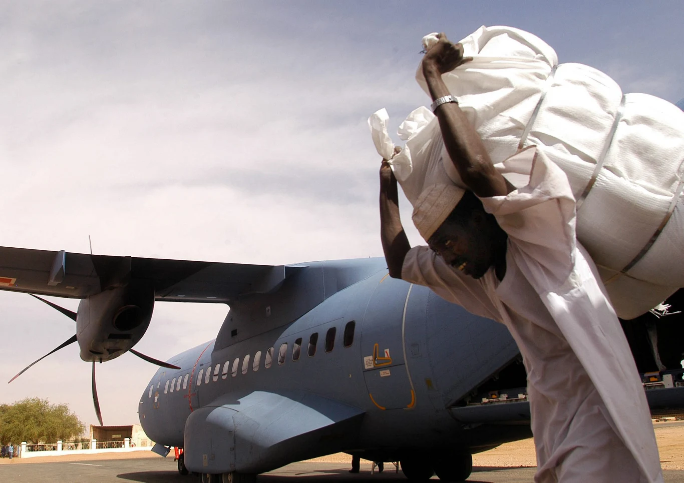 Pomoc Darfur 2004 