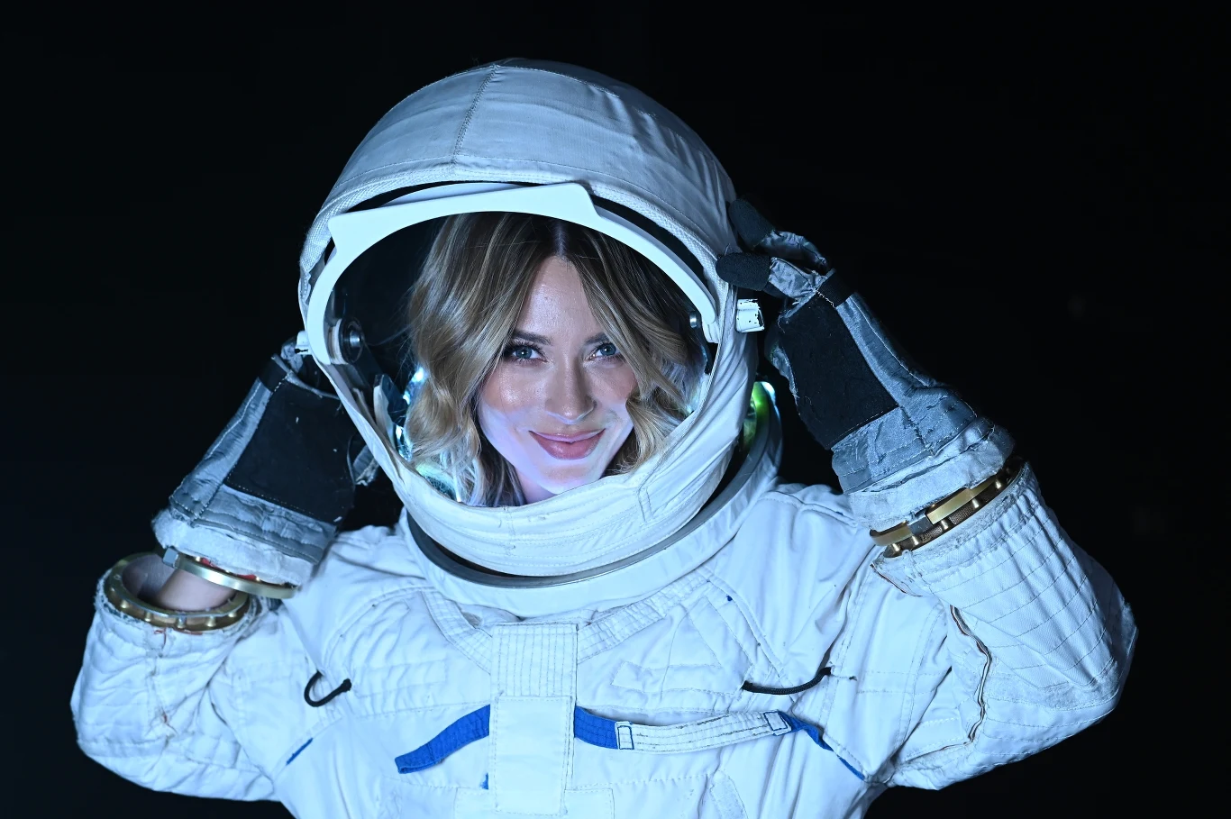 Marcelina Zawadzka w stroju kosmonauty