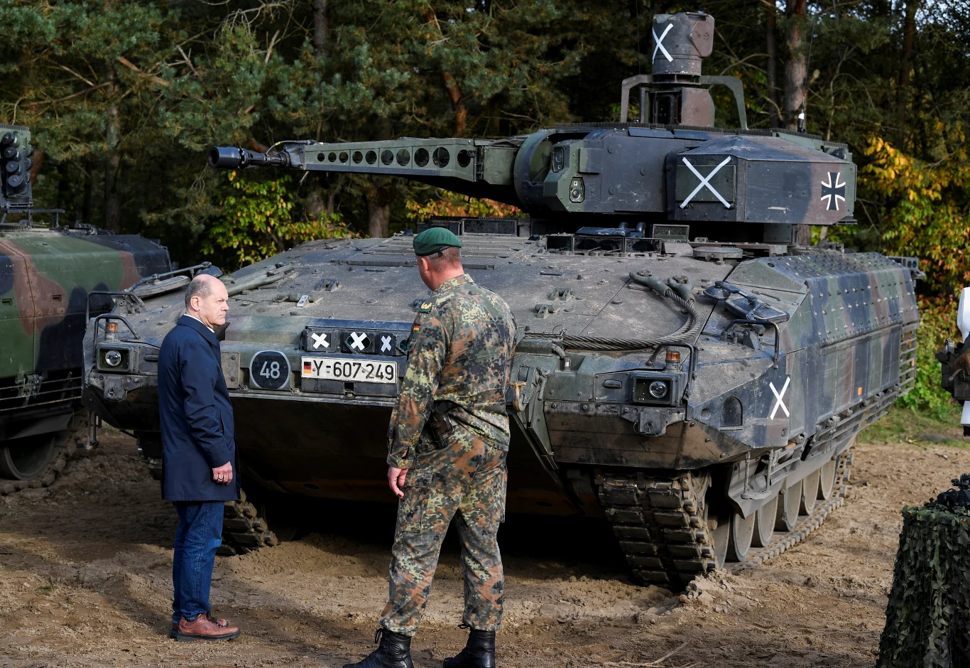 Podczas ćwiczeń Bundeswehry okazało się, że nowe wozy bojowe Puma nie są sprawne Podczas ćwiczeń Bundeswehry okazało się, że nowe wozy bojowe Puma nie są sprawne