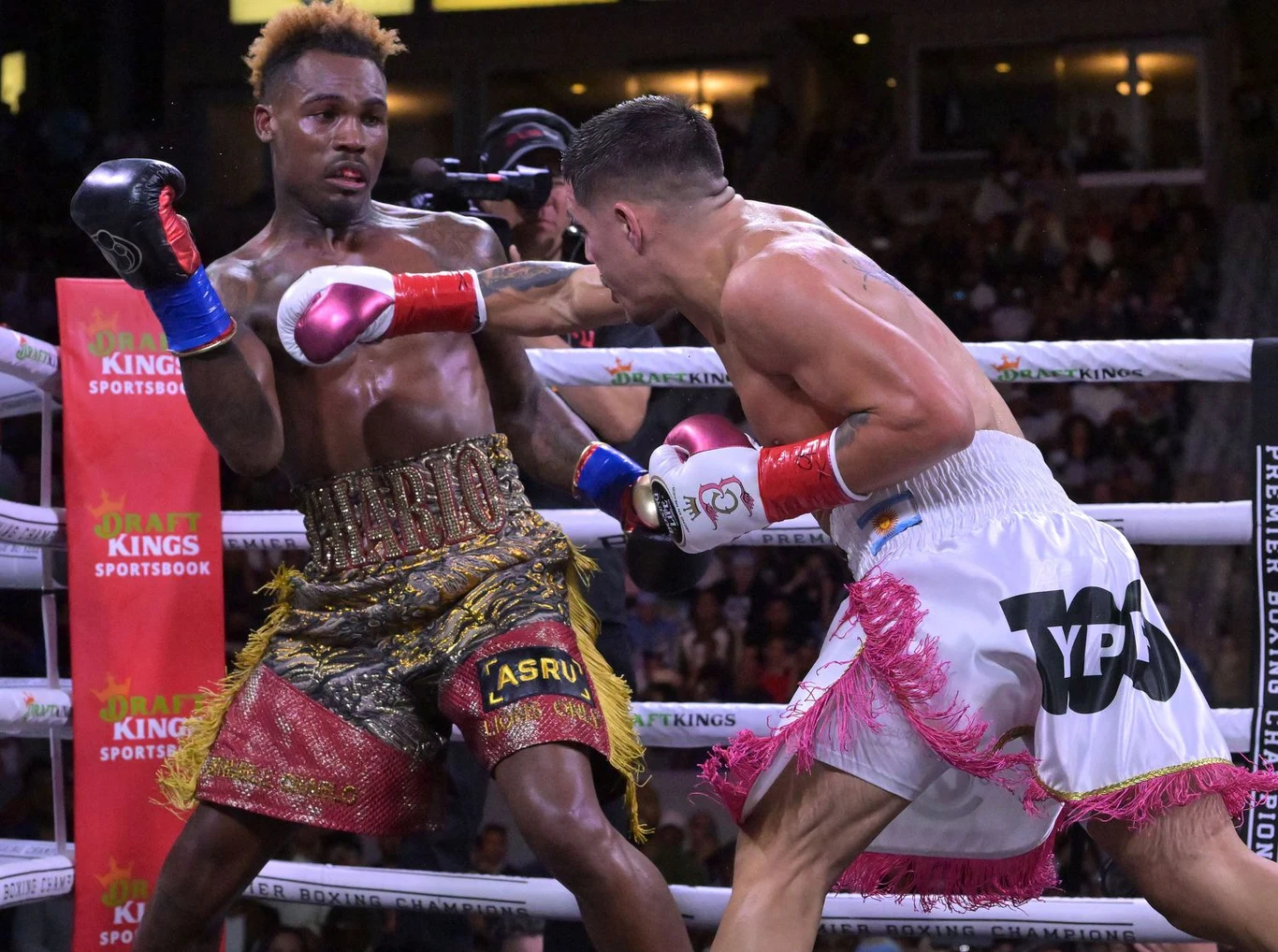Jermell Charlo (przodem) Jermell Charlo (przodem)