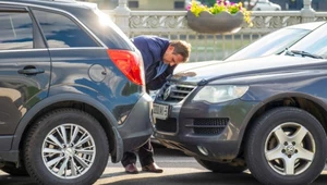 Nie każdy kierowca wie, że wzywając policję do stłuczki naraża się na wysoki mandat