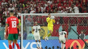 Diogo Costa (z piłką)