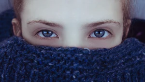 Zimą, tak jak w lecie, nasze oczy wymagają szczególnej uwagi i ochrony. Przestrzegaj kilku zasad, inaczej uszkodzisz wzrok