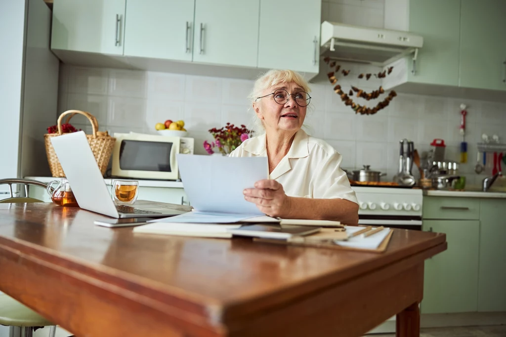 Różnica w wysokości świadczeń u kobiet, które przejdą na emeryturę w wieku 60 lat oraz tych, które odłożą decyzję o przejściu na emeryturę do 65 roku życia, będzie niewielka