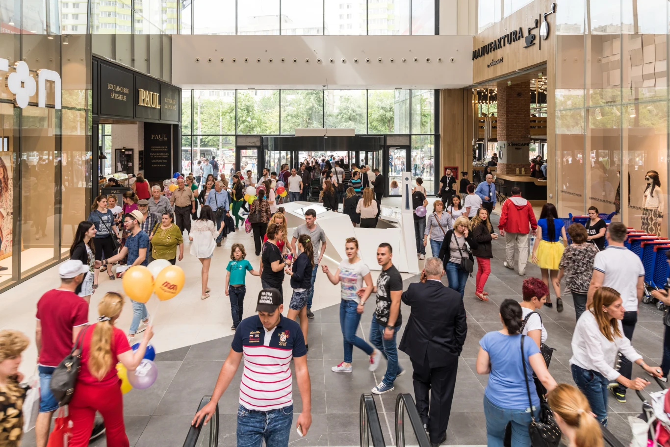 Sprzedaż detaliczna w Polsce nadal na minusie w lipcu Sprzedaż detaliczna w Polsce nadal na minusie w lipcu