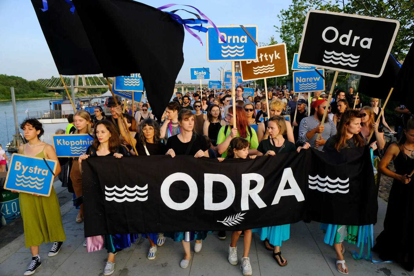 Sfrustrowani obywatele wychodzą na ulicę. Jedna czy przyniesie to jakiś rezultat? Sfrustrowani obywatele wychodzą na ulicę. Jedna czy przyniesie to jakiś rezultat?