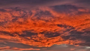 Płonące niebo nad Opolem. Co to za zjawisko?