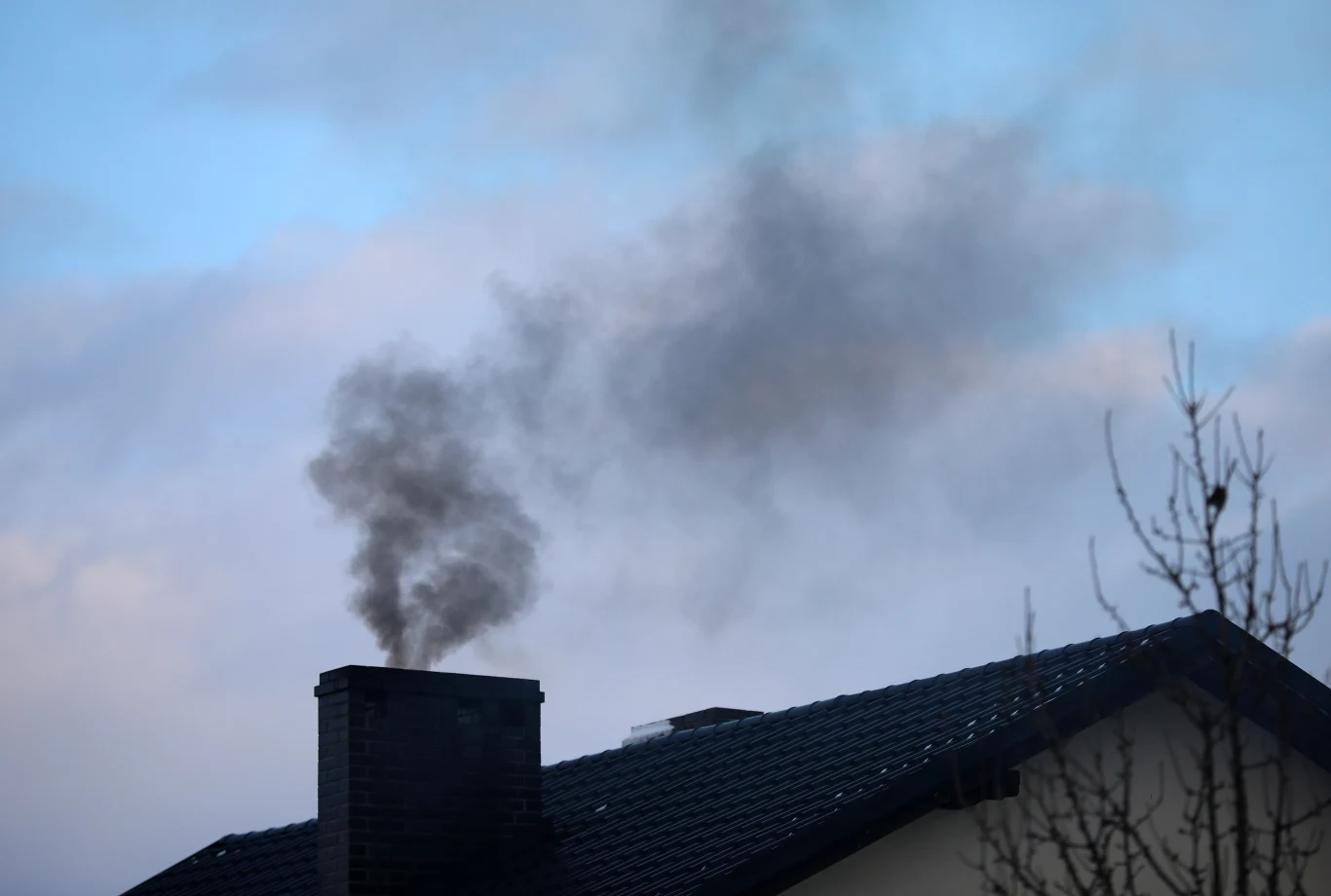Zanieczyszczone powietrze jest szkodliwe dla zdrowia. Ograniczając emisję zanieczyszczeń, wspólnie dbamy o nasze dobro i środowisko naturalne