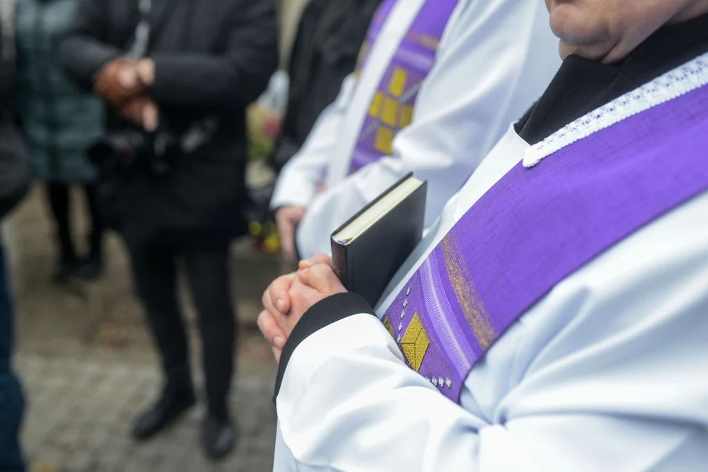 Komisja KEP ds. Kultu Bożego i Dyscypliny Sakramentów uzupełniła przepisy związane z pogrzebem z urną