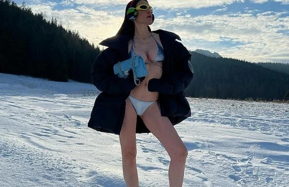 Joanna Horodyńska w bikini na śniegu Joanna Horodyńska w bikini na śniegu