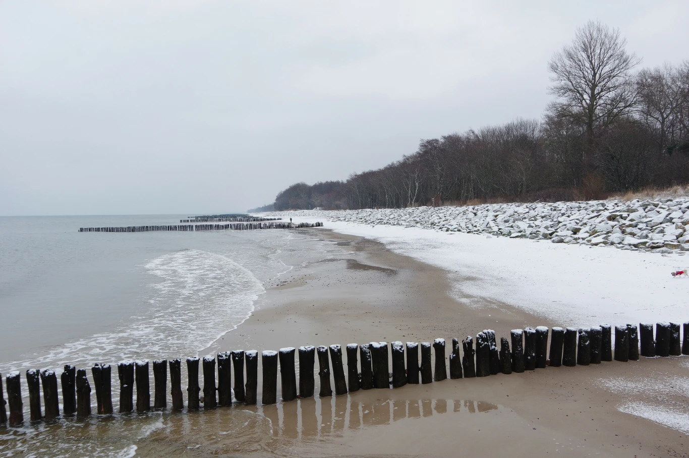 Do Polski na długi weekend i święto Trzech Króli powrócą zimowe temperatury. Lokalnie mogą się pojawić także intensywne opady śniegu Do Polski na długi weekend i święto Trzech Króli powrócą zimowe temperatury. Lokalnie mogą się pojawić także intensywne opady śniegu