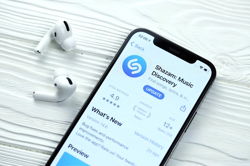 Shazam to jedna z aplikacji do rozpoznawania piosenek.