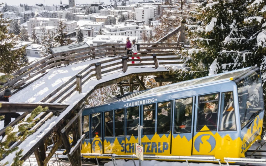 W Davos Kloster znajdziemy stoki zarówno dla bardzo zaawansowanych narciarzy jak i początkujących. 