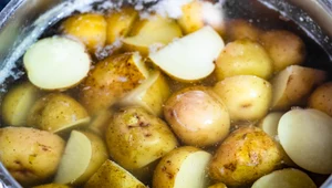 Dodaj do ziemniaków, a żołądek ci podziękuje. Na dobre zapomnisz o soli