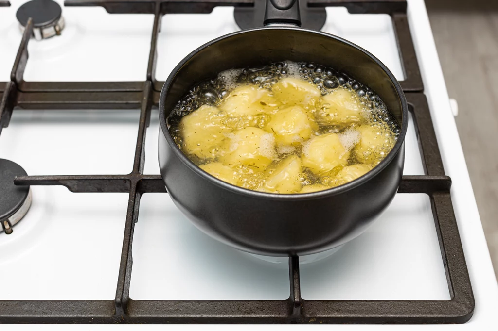 Ziemniaki gotowane bez soli będą smakować wybornie. Wystarczy drobna zmiana