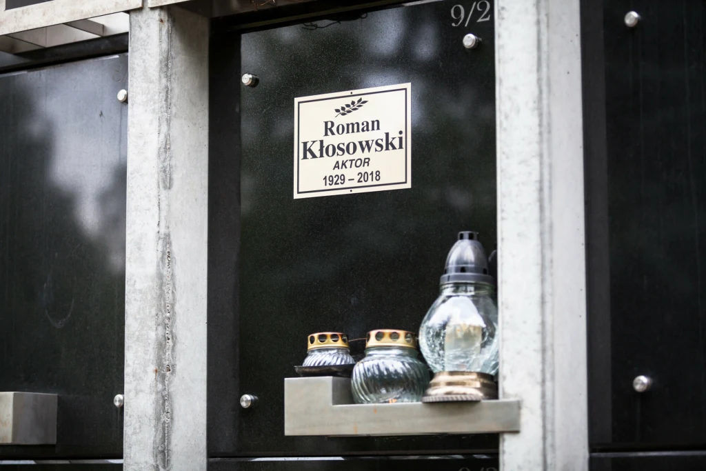 Grób Romana Kłosowskiego na Powązkach Grób Romana Kłosowskiego na Powązkach