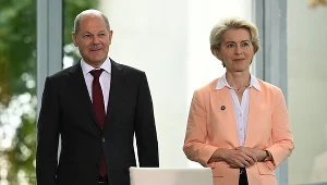Kanclerz Niemiec Olaf Scholz oraz przewodnicząca Komisji Europejskiej Ursula von der Leyen