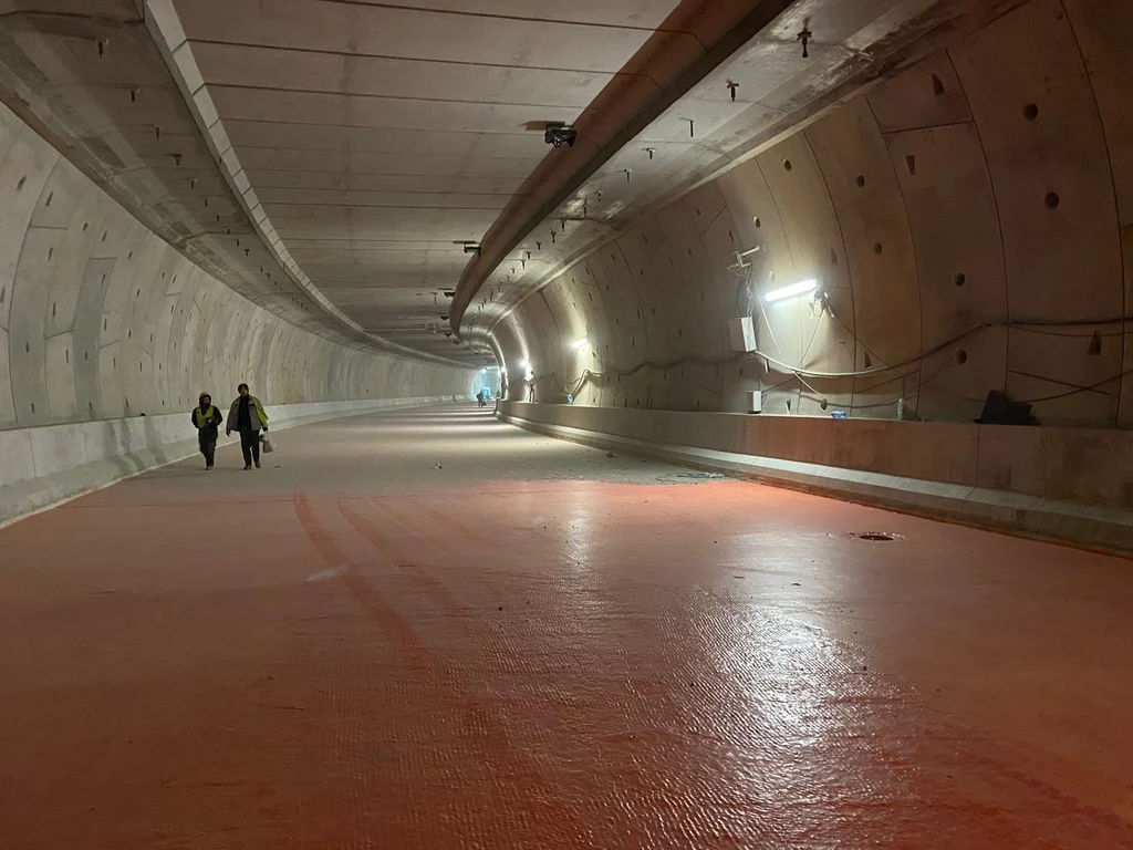 Tunel w Świnoujściu gotowy do wylewania asfaltu / fot. PORR Polska