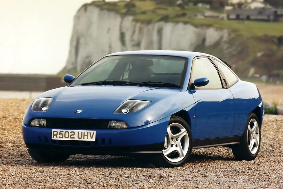 Fiat Coupe. Dziś mało kto pamięta, że stylowe auto bazujące na rozwiązaniach technicznych kompaktowego Fiata Tipo wyszło spod ręki Chrisa Bangle&#x27;a, który pracował wówczas dla Pininfariny.