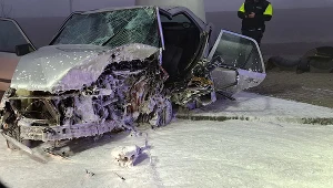 Śmiertelny wypadek pod Gorlicami. Mercedes zderzył się czołowo z peugeotem