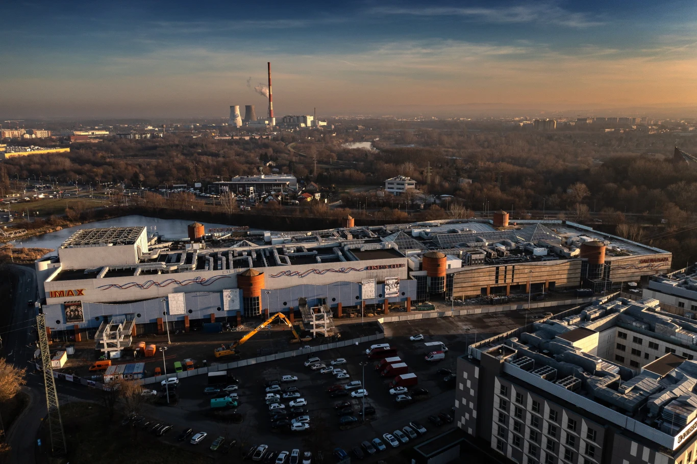 Rozbiórka Galerii Plaza, Kraków. 2.01.2023 r. Rozbiórka Galerii Plaza, Kraków. 2.01.2023 r.