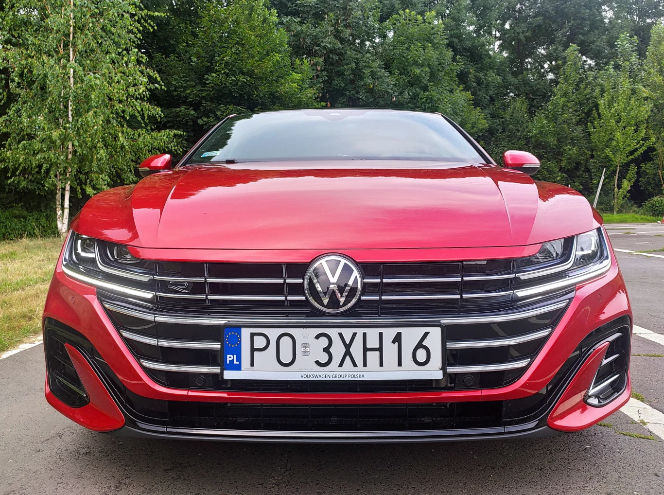 Zmiana lub używanie podrabianych tablic rejestracyjnych będzie karana.