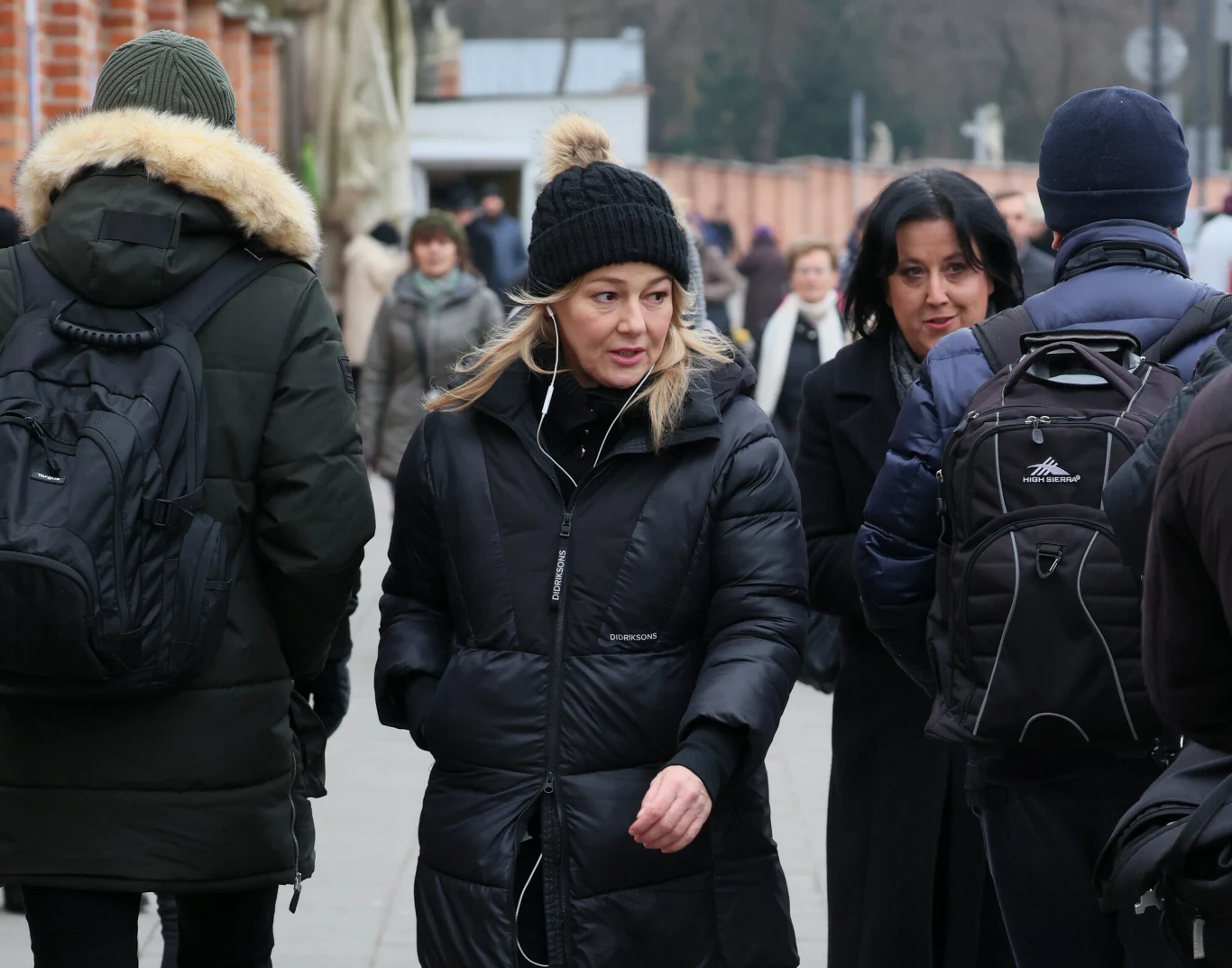 Katarzyna Kwiatkowska na pogrzebie Emiliana Kamińskiego.