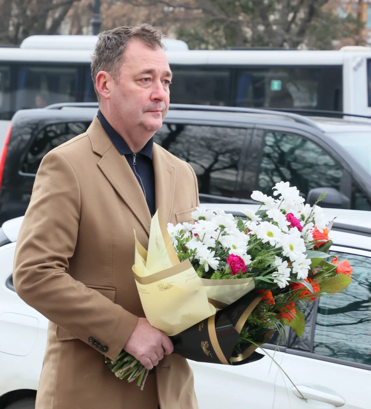 Jacek Rozenek na pogrzebie Emiliana Kamińskiego.