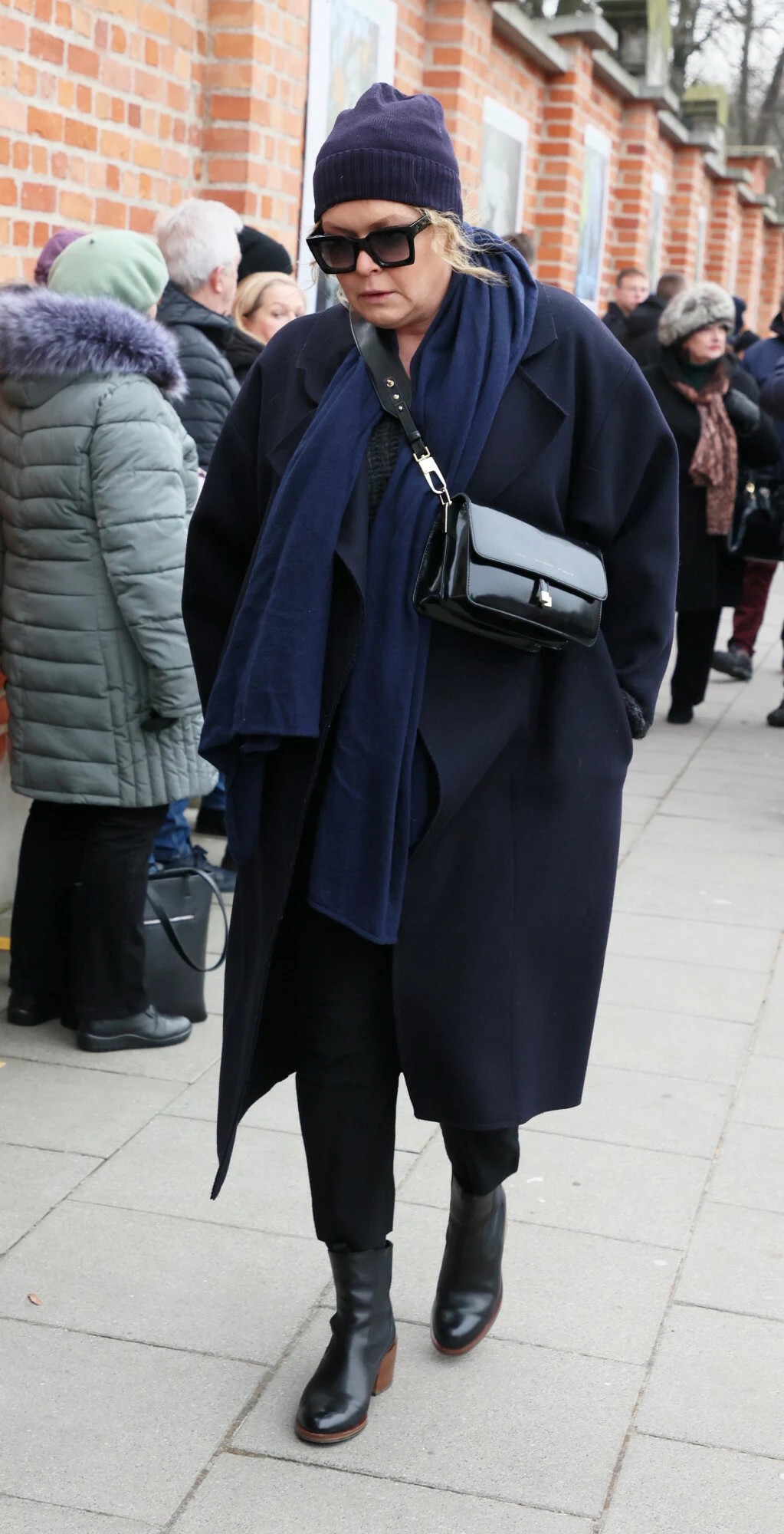 Daria Widawska na pogrzebie Emiliana Kamińskiego.