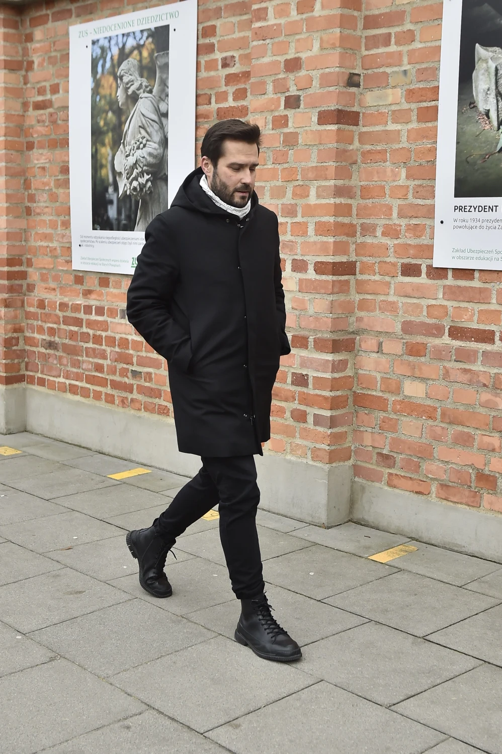 Michał Lesień na pogrzebie Emiliana Kamińskiego.