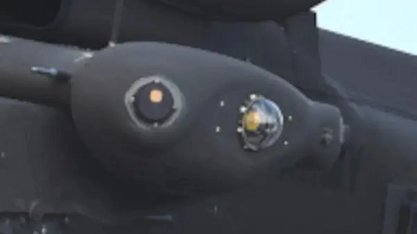 Apache z systemami laserowymi CIRCM Apache z systemami laserowymi CIRCM