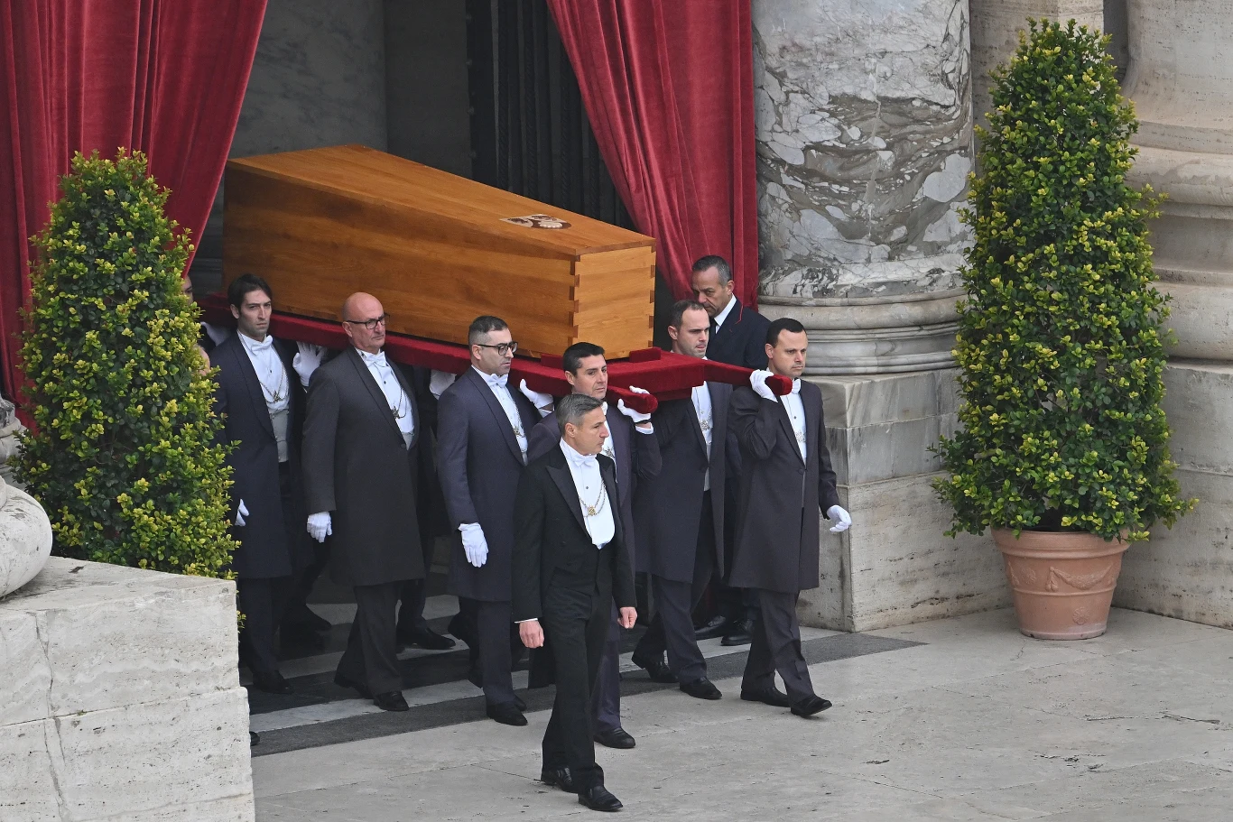 Pogrzeb rozpoczął się 5 stycznia o godzinie 9.30.