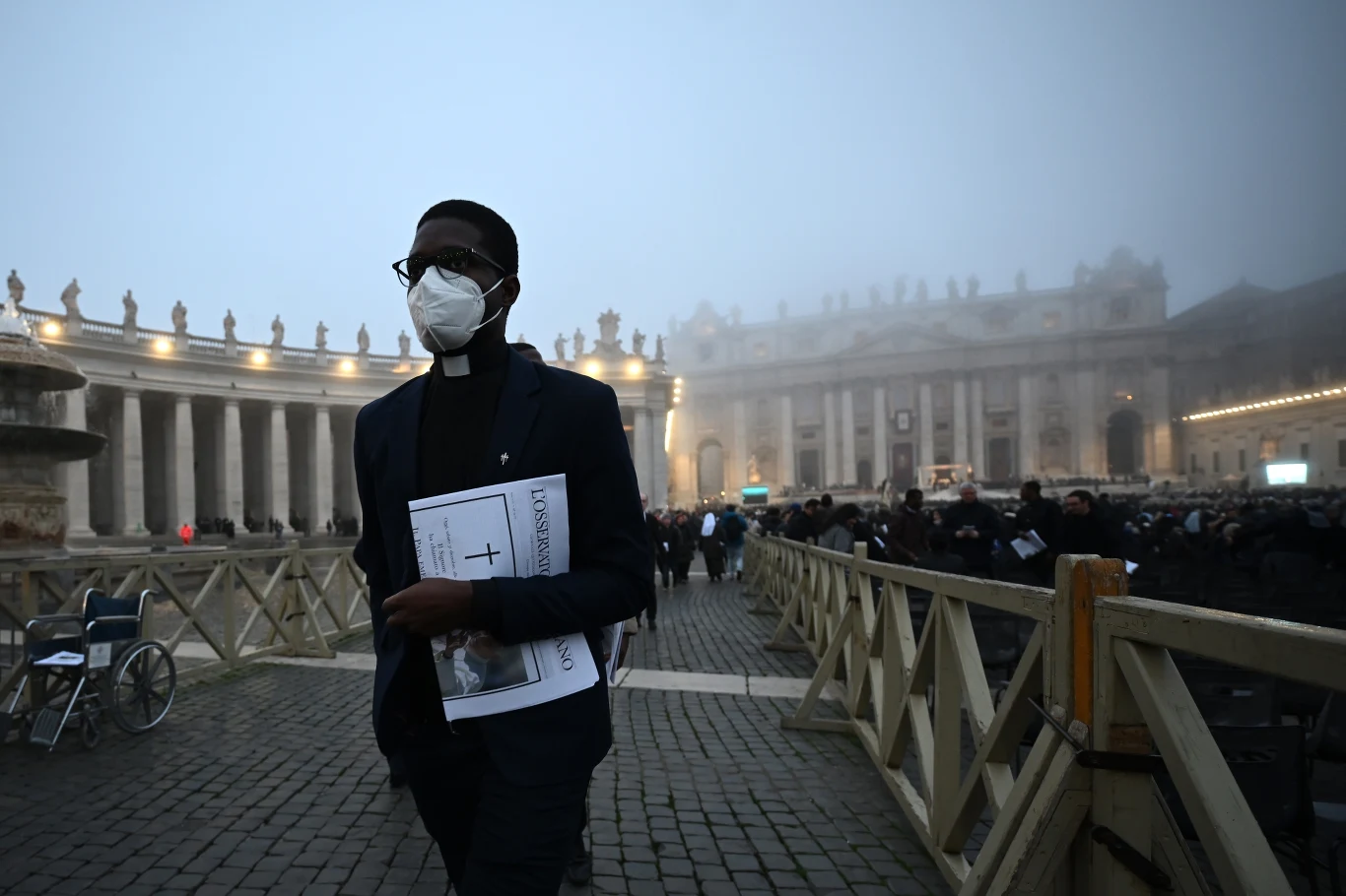 Plac św. Piotra w Watykanie.