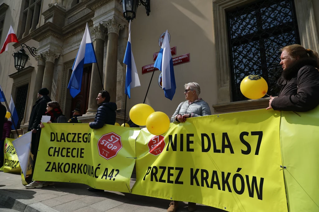 Protest przed UM Krakowa