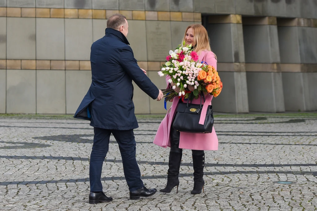 Jacek Kurski czekał na nią pod budynkiem TVP
