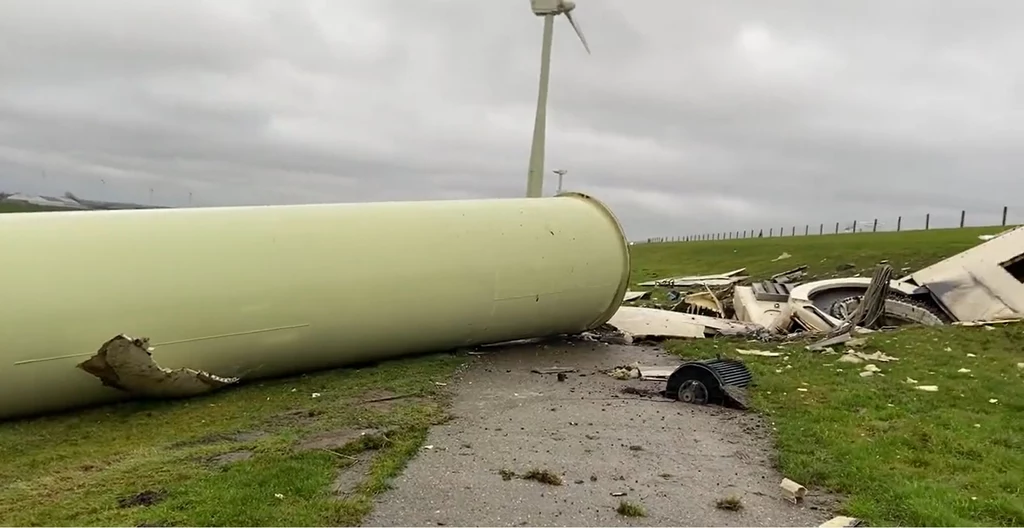 Holandia: Turbina przewrócona podczas silnych porywów wiatru Holandia: Turbina przewrócona podczas silnych porywów wiatru